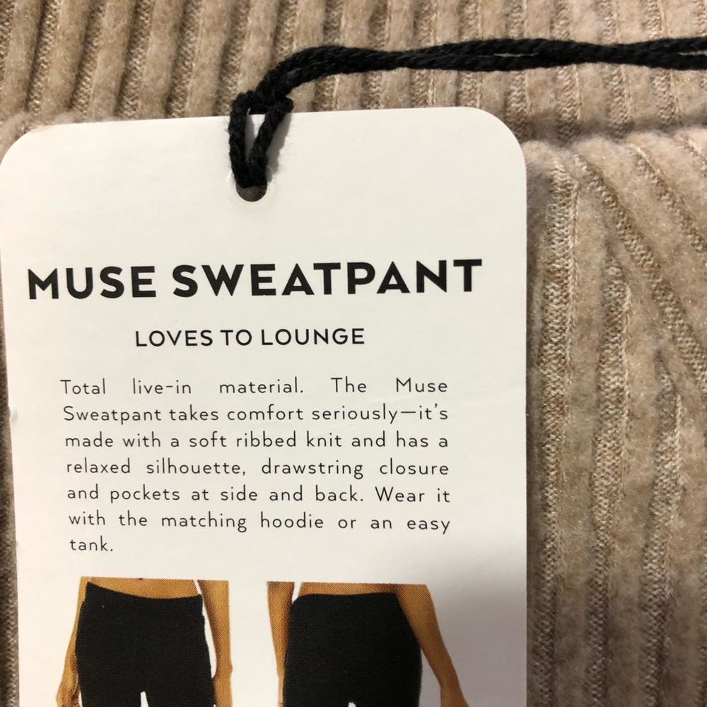 NWT Alo yoga muse sweatpants gravel Heather M soft cozy lounging joggers - Picture 4 of 12